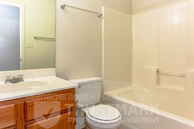 Building Photo - 4907 John David Dr