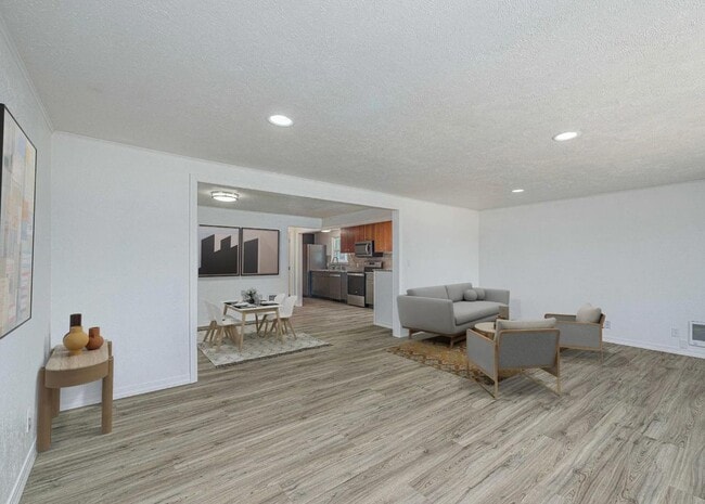 Building Photo - 266 NW Riverside Blvd