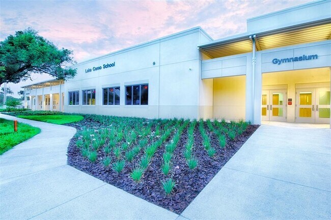 Building Photo - 1403 E Gore St