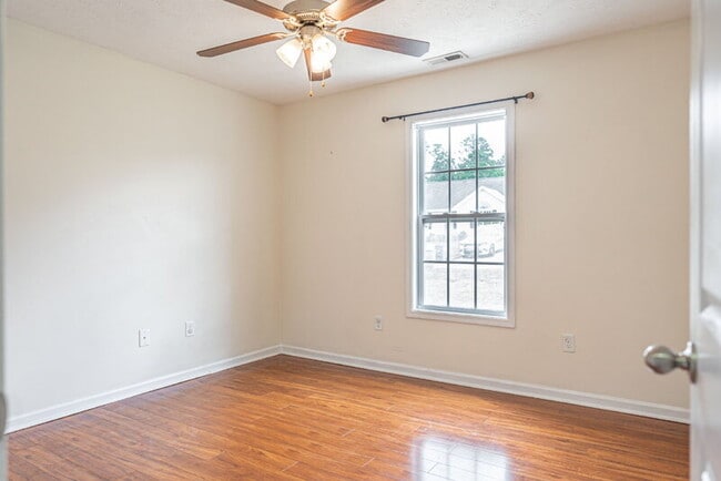 Building Photo - 289 Strike Eagle Dr