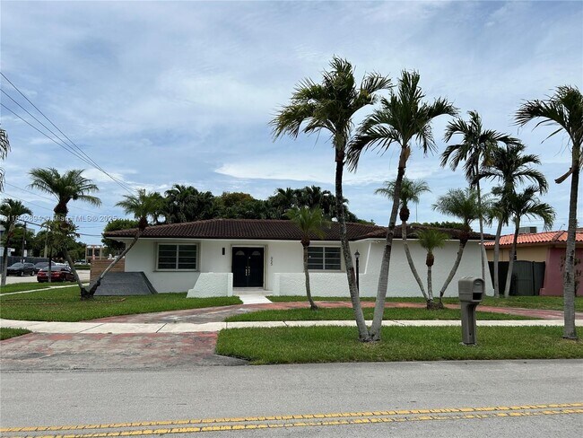 Building Photo - 955 SW 87th Ct