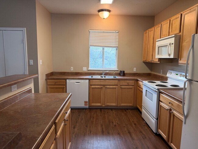 Building Photo - 910 Keith Ln