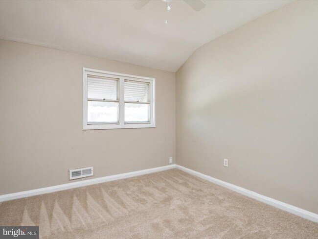 Building Photo - 3308 Wallford Dr