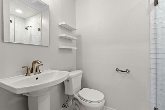 Building Photo - 10518 Mayfield Rd