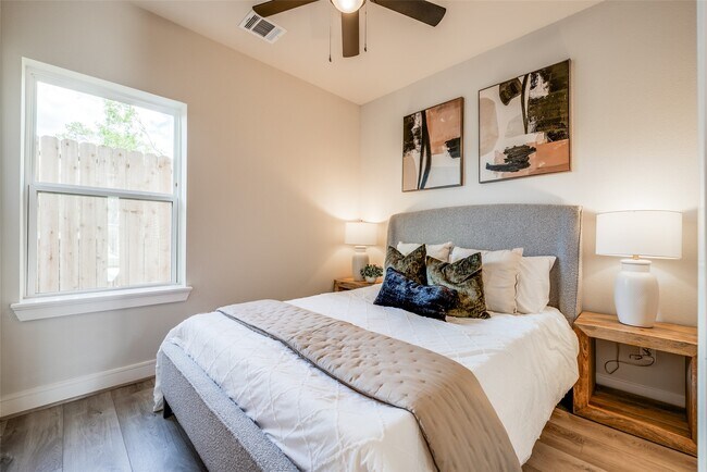 Building Photo - 6506 Old Olive Tree Dr