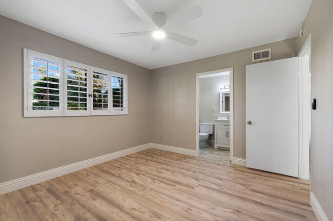 Building Photo - 41045 Largo