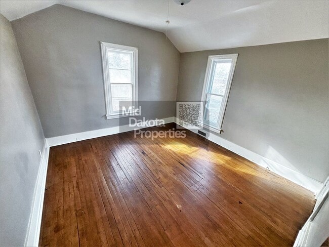 Building Photo - 735 S Wisconsin- 5 bedroom, 2 bathroom house