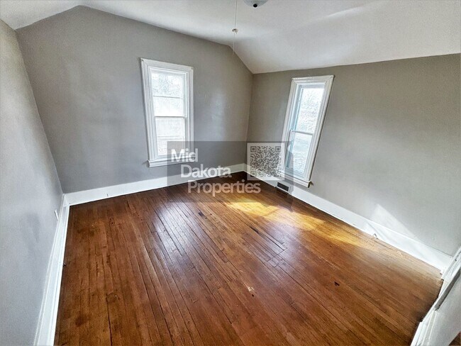 Building Photo - 735 S Wisconsin St