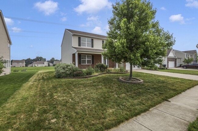 Building Photo - 1701 Marigold St
