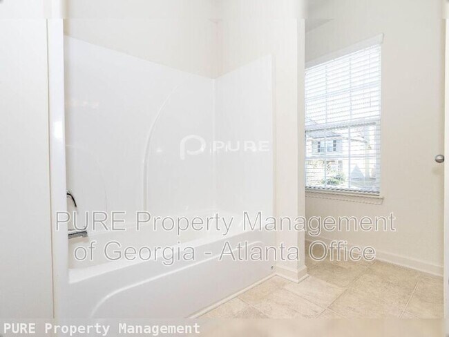 Building Photo - 840 Pine Arbor Ln