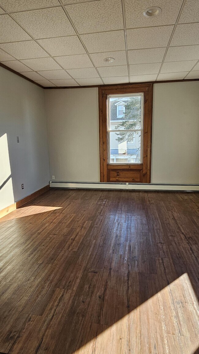 Building Photo - 204 High St