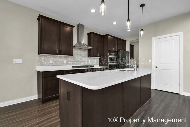 Building Photo - 592 Courtright Dr