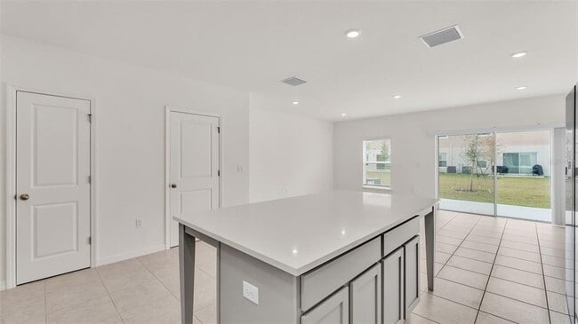 Building Photo - 3857 Academia Ave