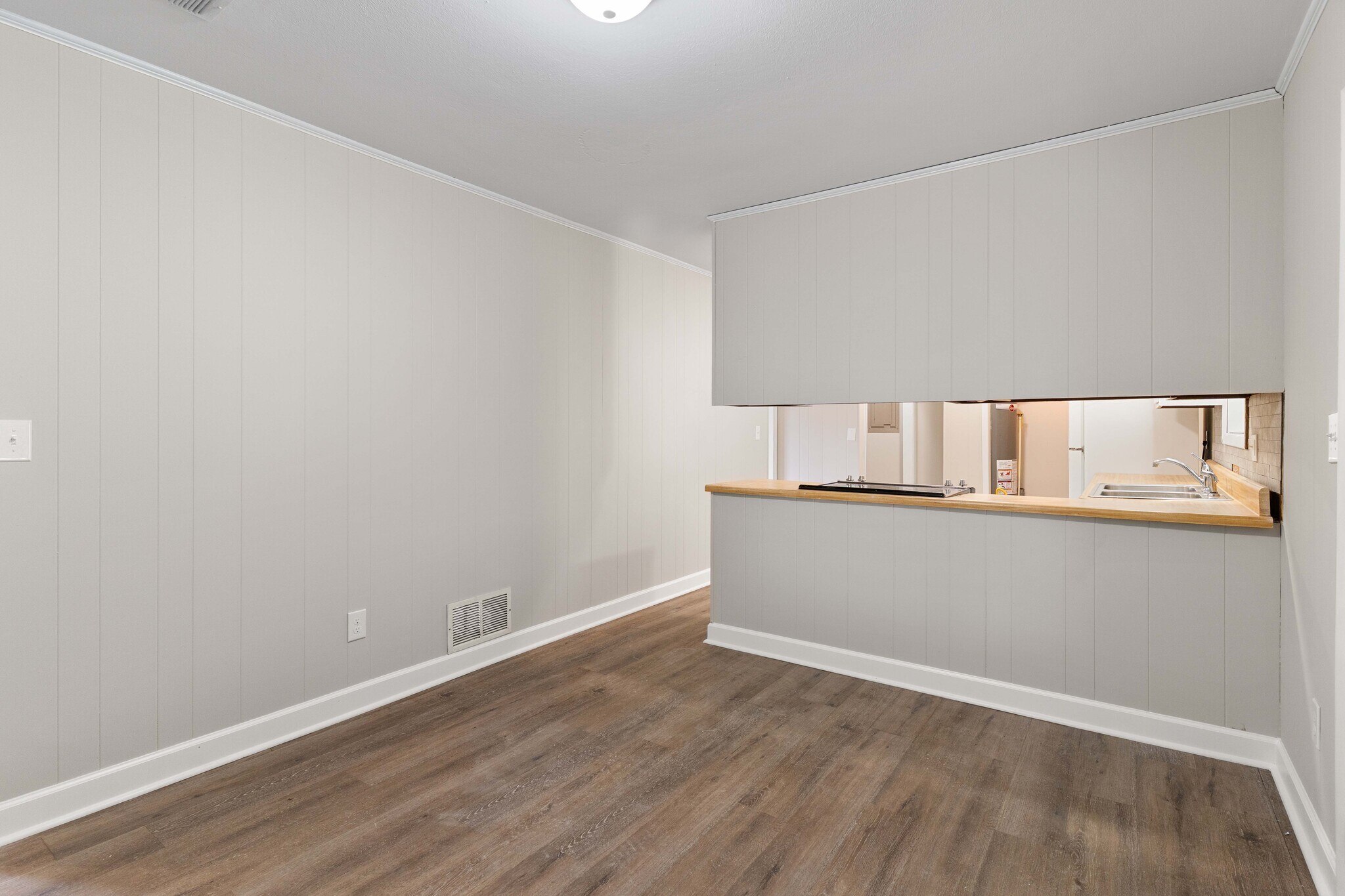 Eating Space - 3312 Blanchard Rd