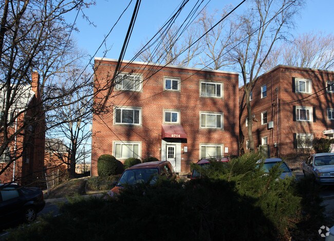 Building Photo - 8714 Bradford Rd