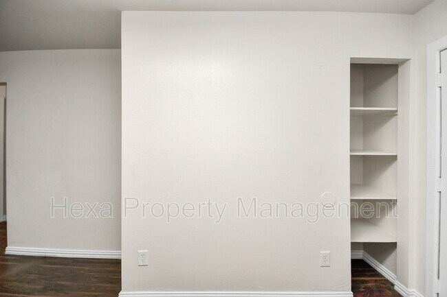 Building Photo - 4207 Phlox St