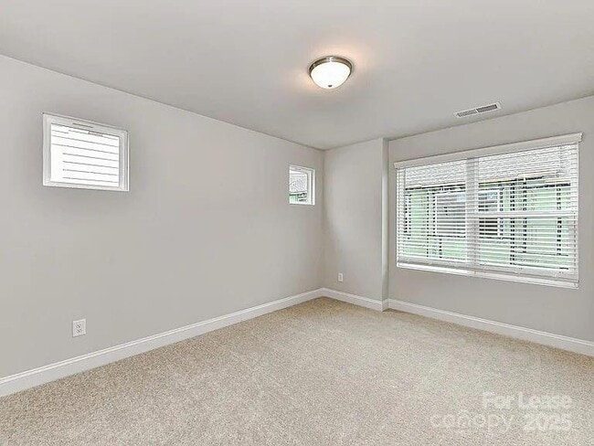 Building Photo - 1225 Kohler Ave
