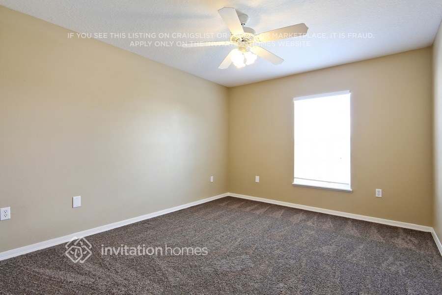 Building Photo - 9707 33rd Ave E