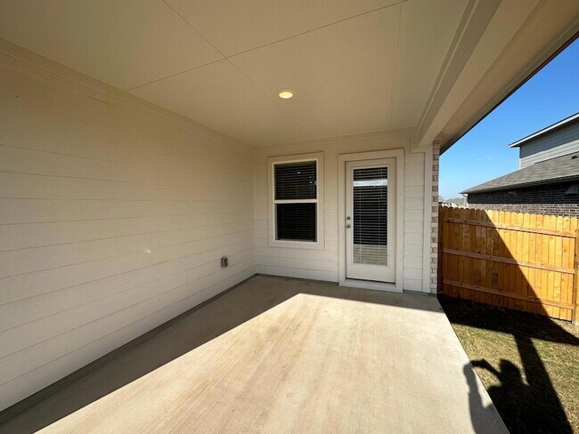 Building Photo - 113 Briggs Ln