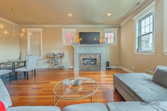 Building Photo - 1148 W Monroe St