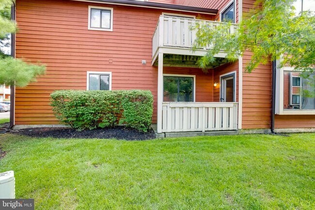 Building Photo - 2118A Greenwood Ct