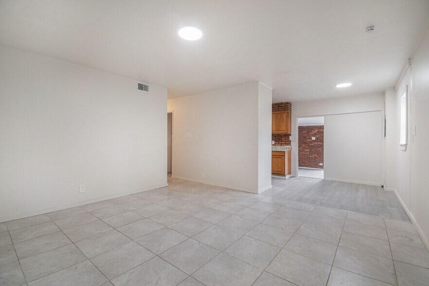 Building Photo - 126 Saint Robert Dr