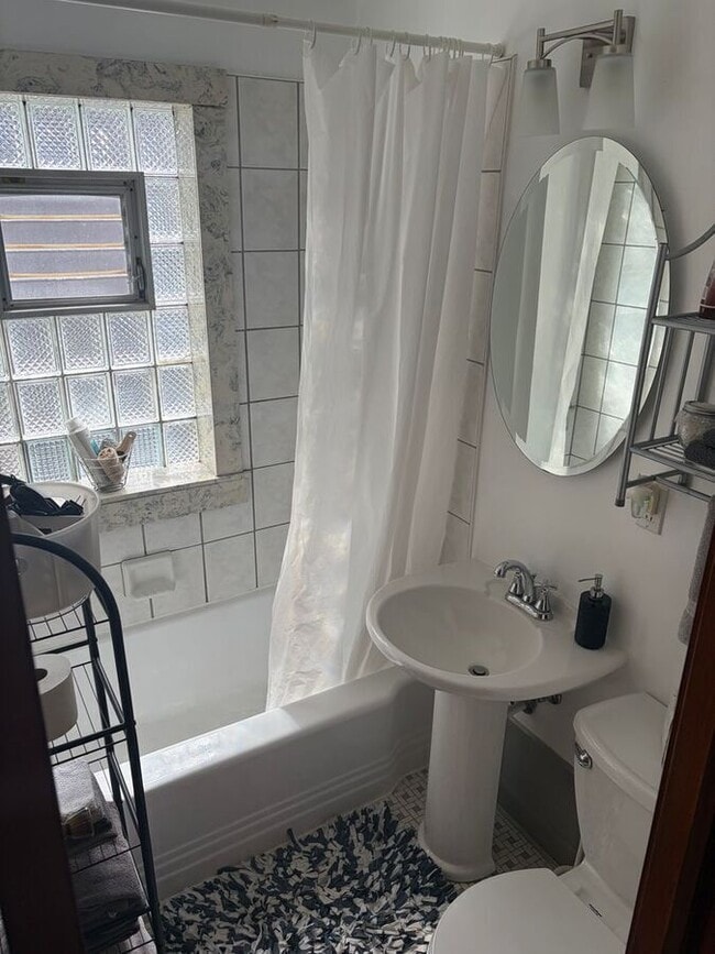 Building Photo - 10724 S Drake Ave