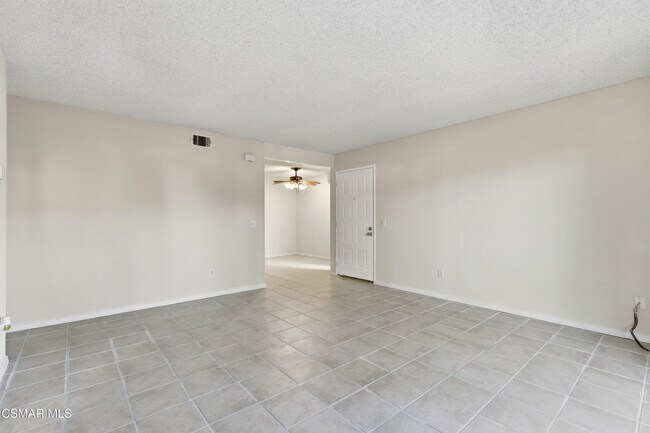 Building Photo - 15242 Campus Park Dr