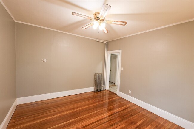 Building Photo - 69 Willowwood St