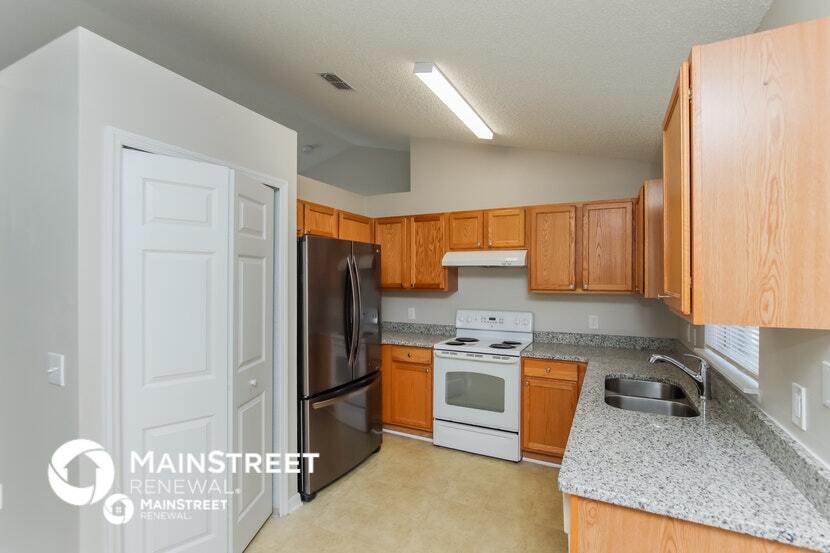 Building Photo - 933 Carver Rd SE