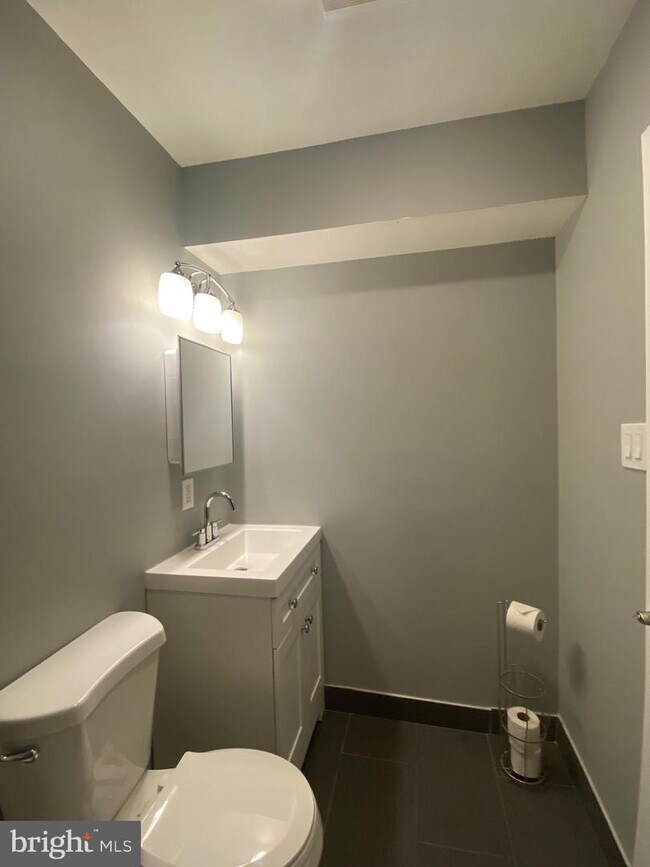 Building Photo - 7212 Donnell Pl