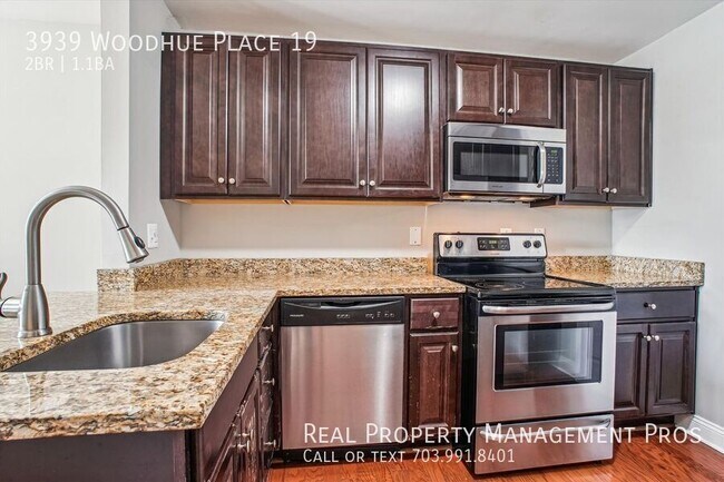 Building Photo - 3939 Woodhue Pl