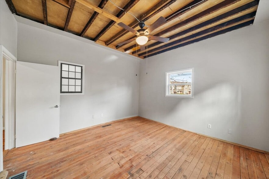 Building Photo - 1822 Holly St