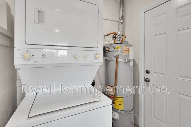 Building Photo - 1430 Diamond Ln