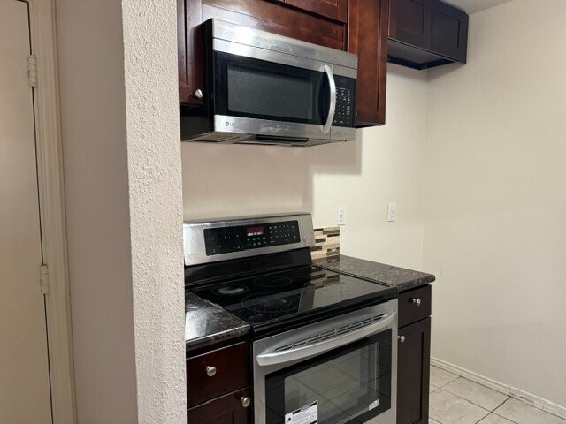 Building Photo - 6701 Sands Point Dr