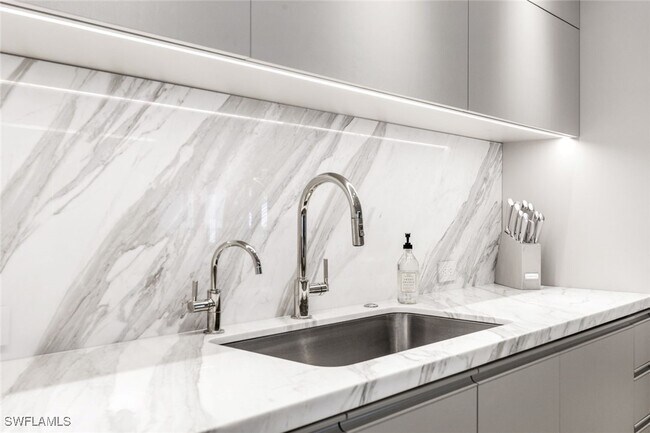 Building Photo - 295 5th Ave S