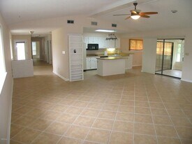 Building Photo - 56105 Diamondhead Dr E