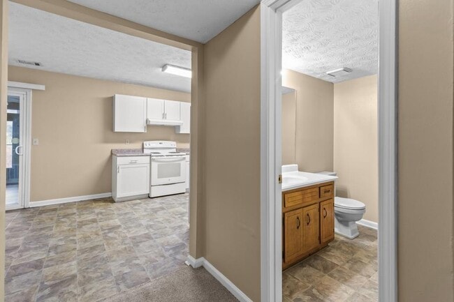 Building Photo - 375 Dixie Ct