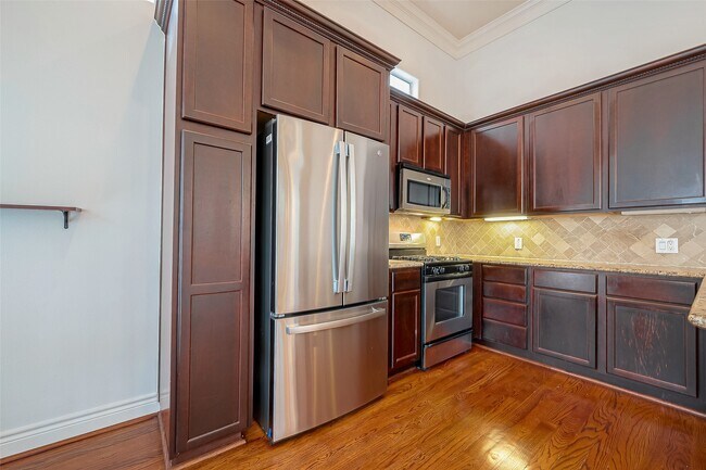 Building Photo - 5608 Kansas St