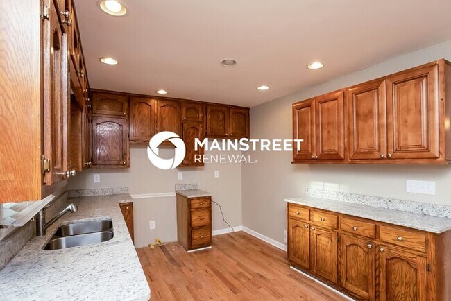 Building Photo - 4 Bedroom Pet-Friendly Home in Kennesaw, GA with Main Street Renewal