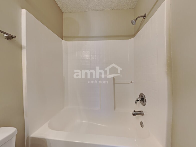 Building Photo - 2009 Clipstone Dr