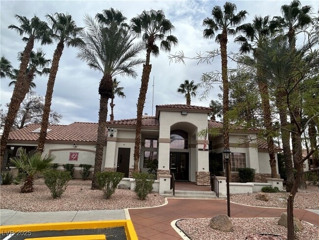 Building Photo - 1830 N Buffalo Dr