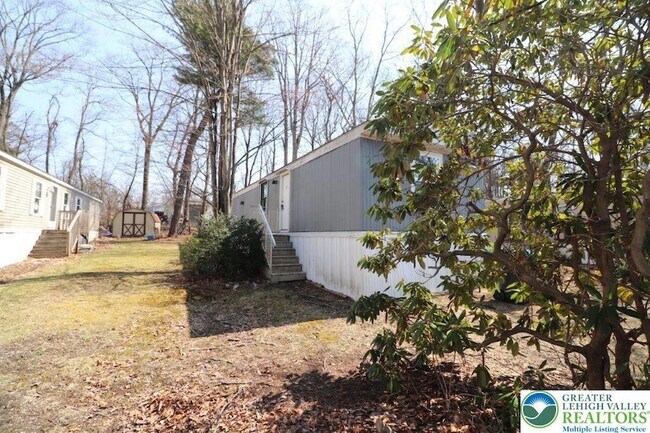 Building Photo - 238 Birchwood Ln