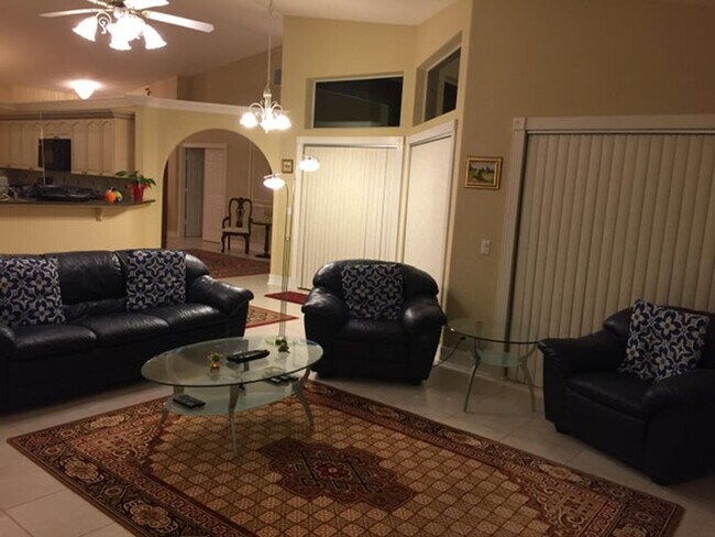 Building Photo - 14044 Aster Ave