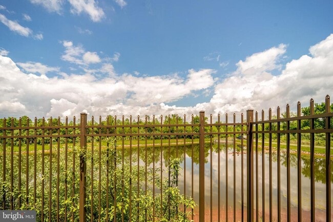 Building Photo - 20656 River Liffey Ter
