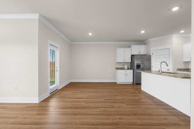 Building Photo - 1009 Hayward Lp
