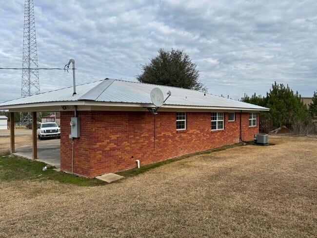 Building Photo - 1043 MS-28