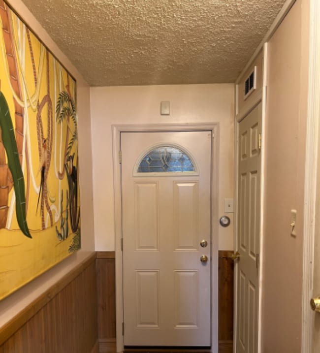 Building Photo - 483 Mainsville Rd
