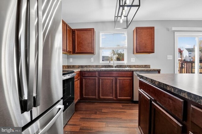 Building Photo - 2012 Crepe Myrtle Ln