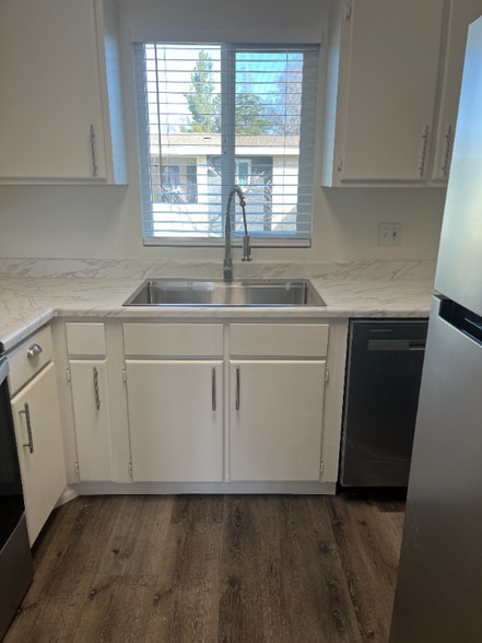 Building Photo - 124 First St